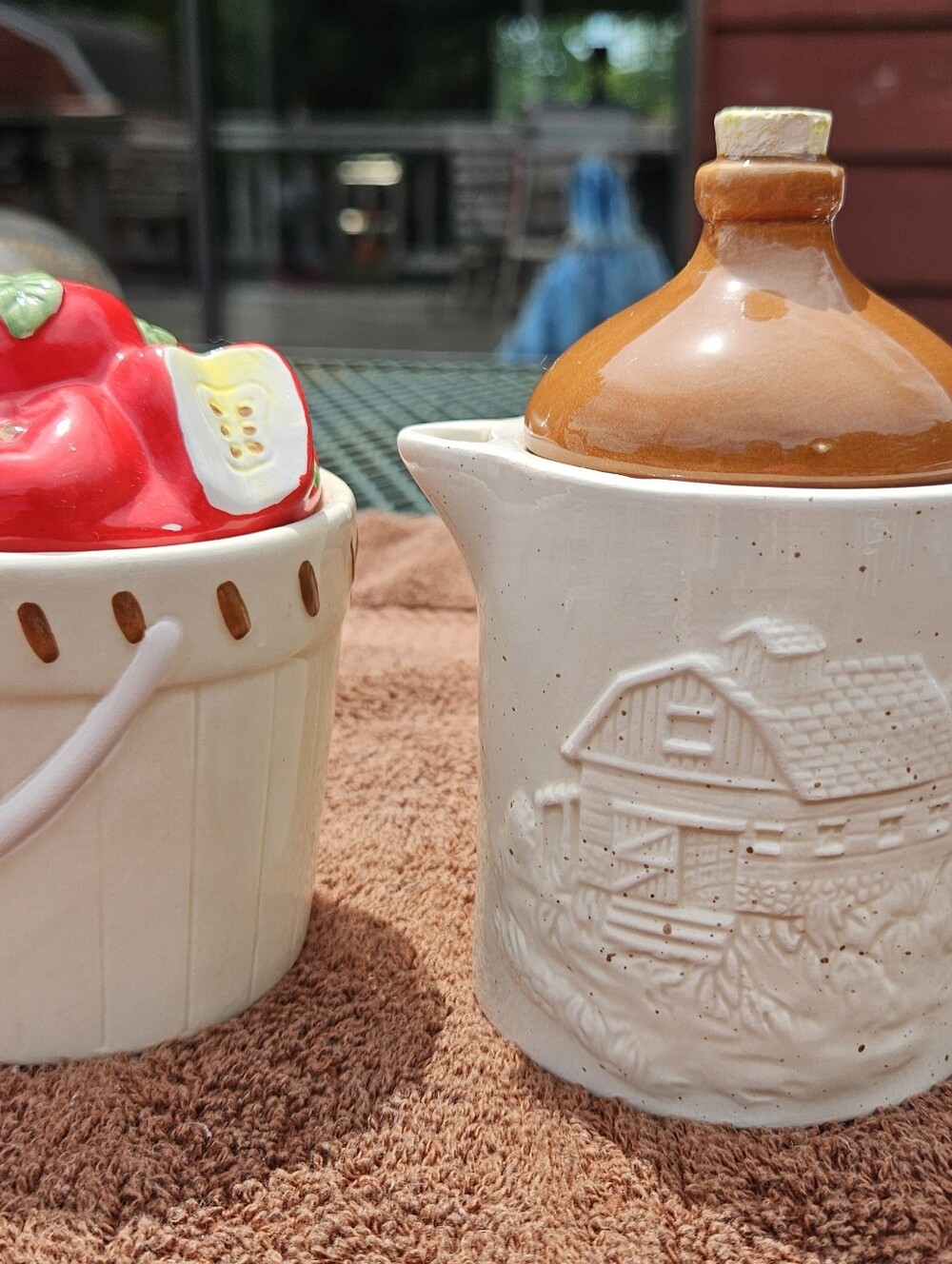 Chestnut Creek Houston Harvest, Apple Basket Sugar  & Jug Creamer, 2004.